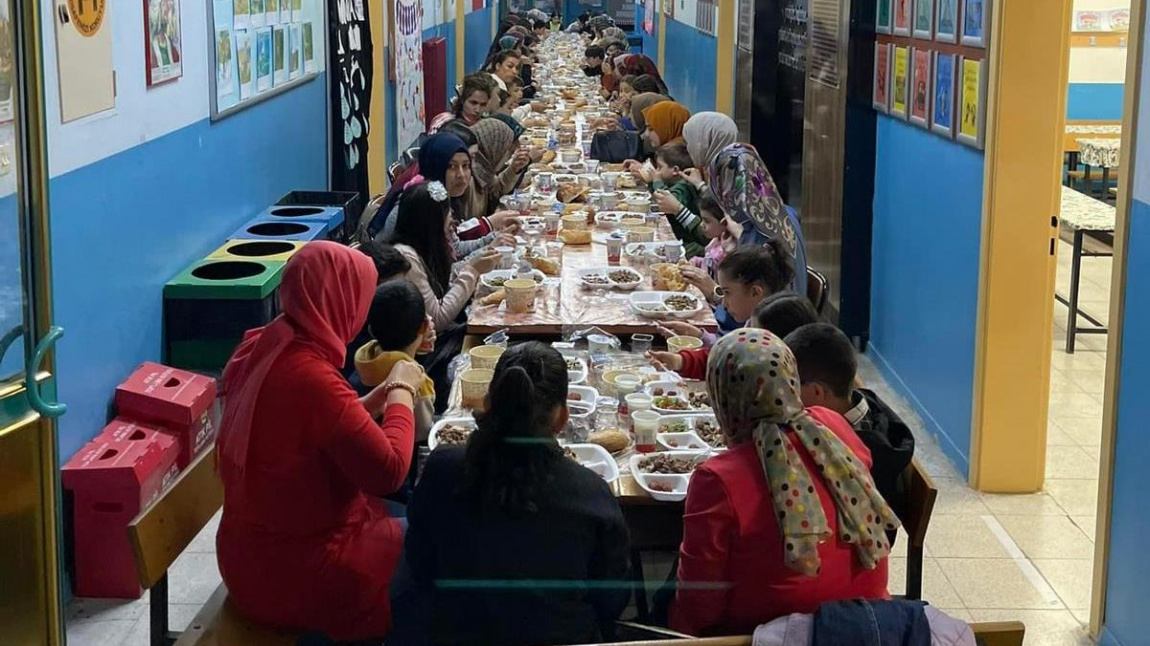 ÇEDES PROJESİ kapsamında Depremzede öğrenci ve ailelerine iftar yemeği